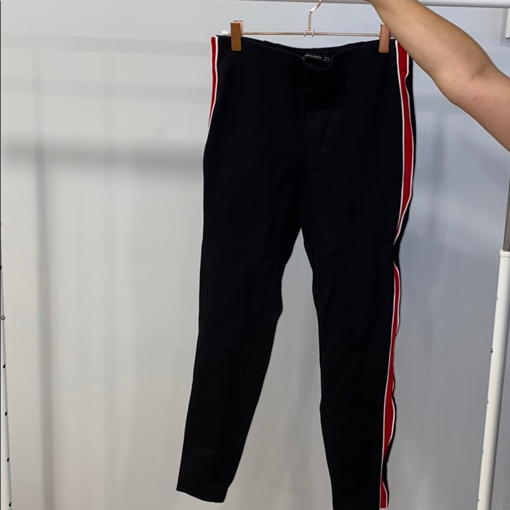 Black tight jegging pants